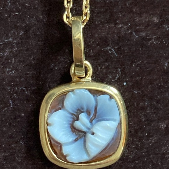 Cameo Italiano Floral Carved Cameo Necklace NWT Made in Italy - Picture 5 of 9